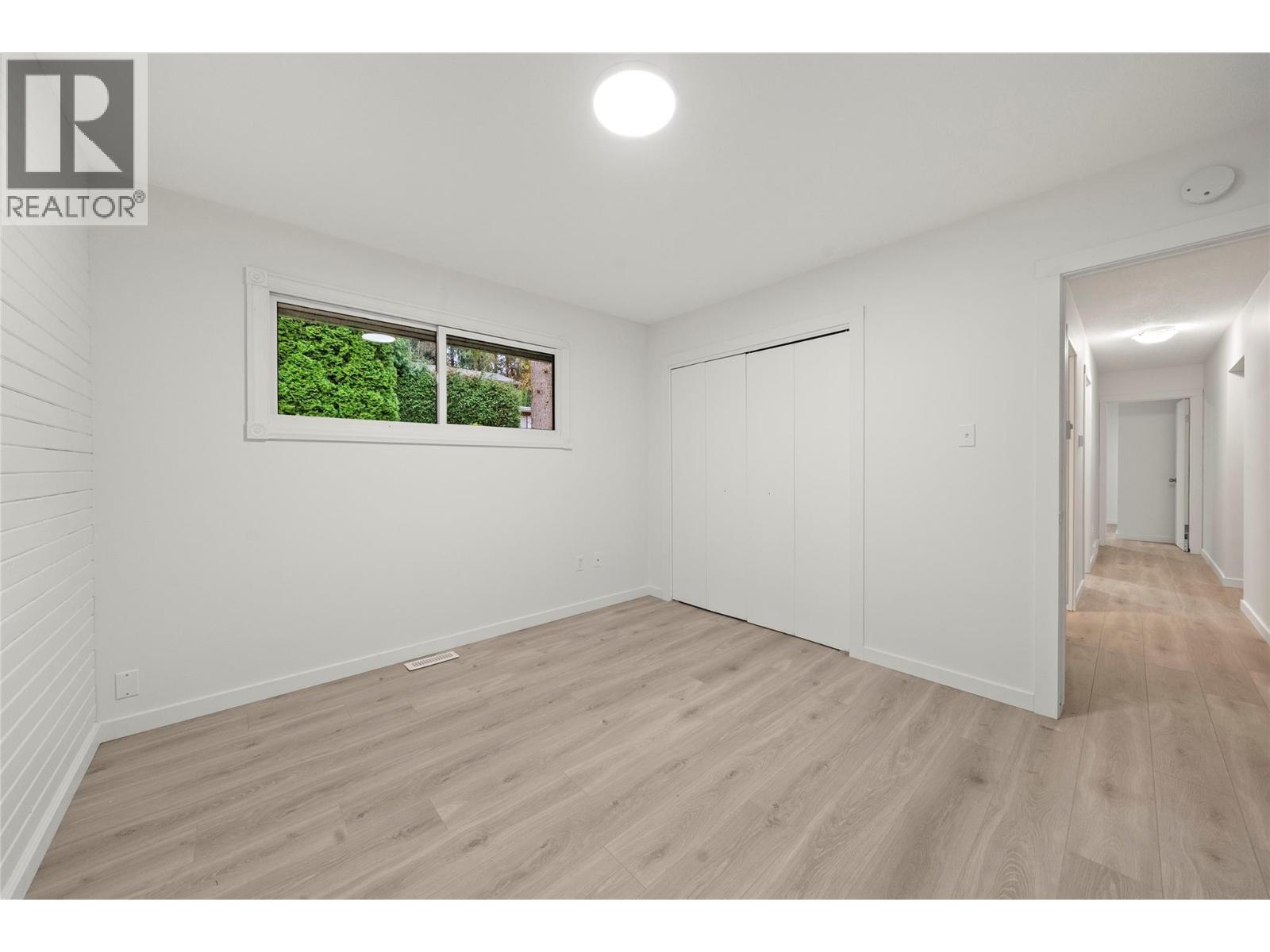 800 20Th Street Se, Salmon Arm, BC - Indoor Photo Showing Other Room