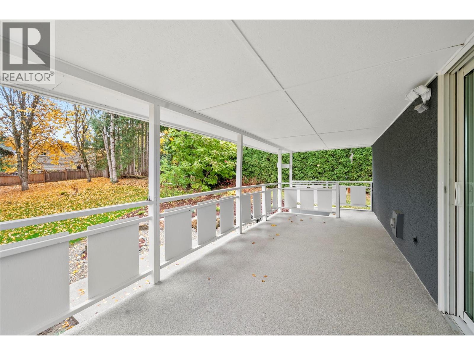 800 20Th Street Se, Salmon Arm, BC - Outdoor With Exterior