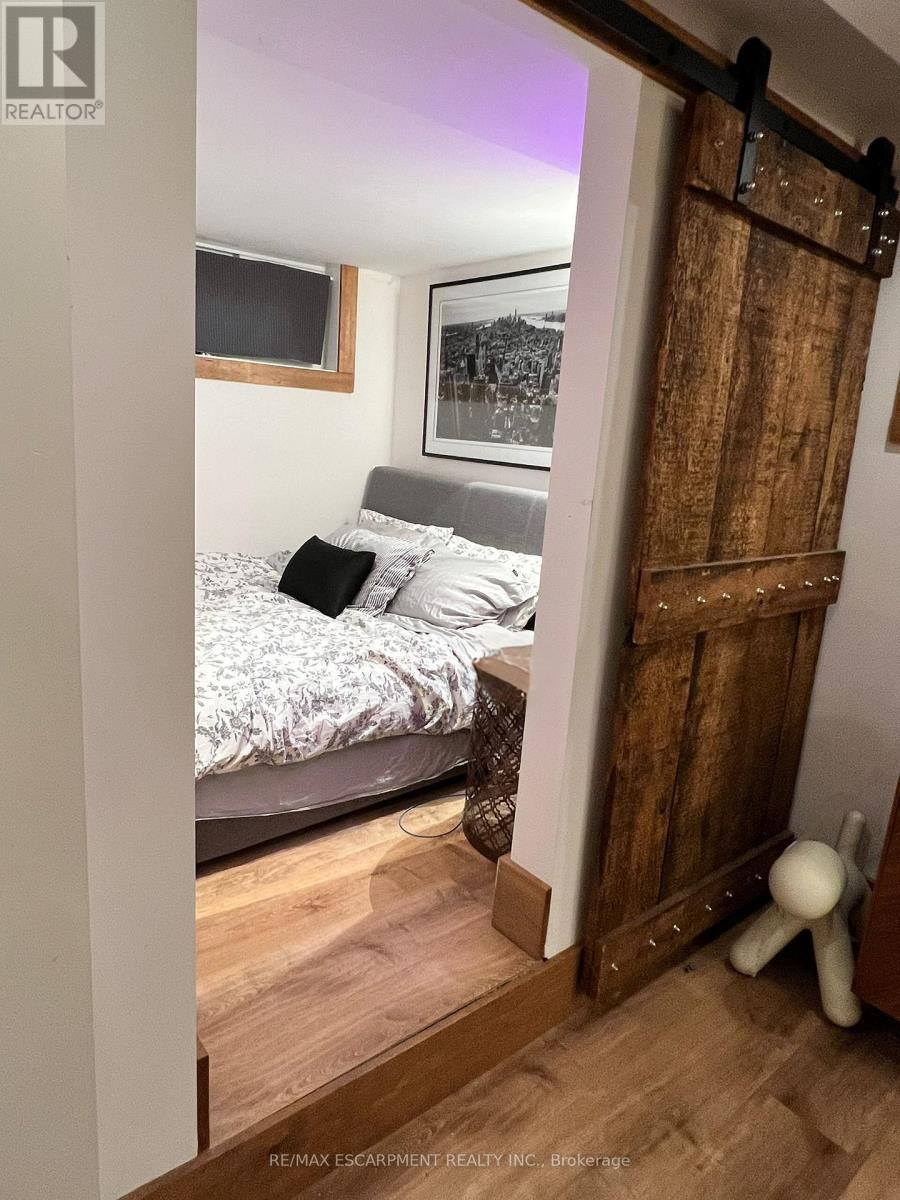 Lower - 306 Wexford Avenue S, Hamilton, ON - Indoor Photo Showing Bedroom