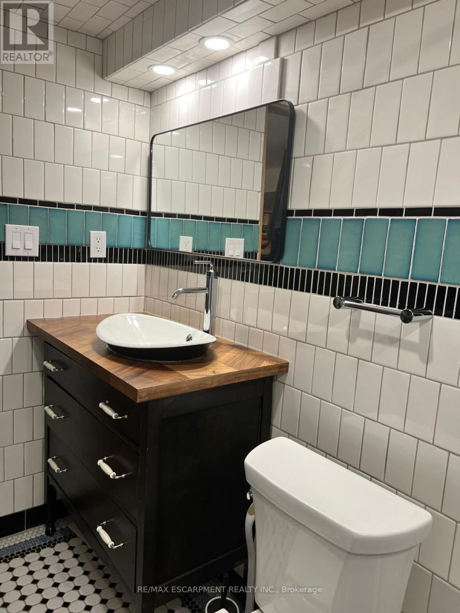 Lower - 306 Wexford Avenue S, Hamilton, ON - Indoor Photo Showing Bathroom