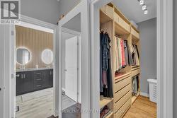 Walk in closet -