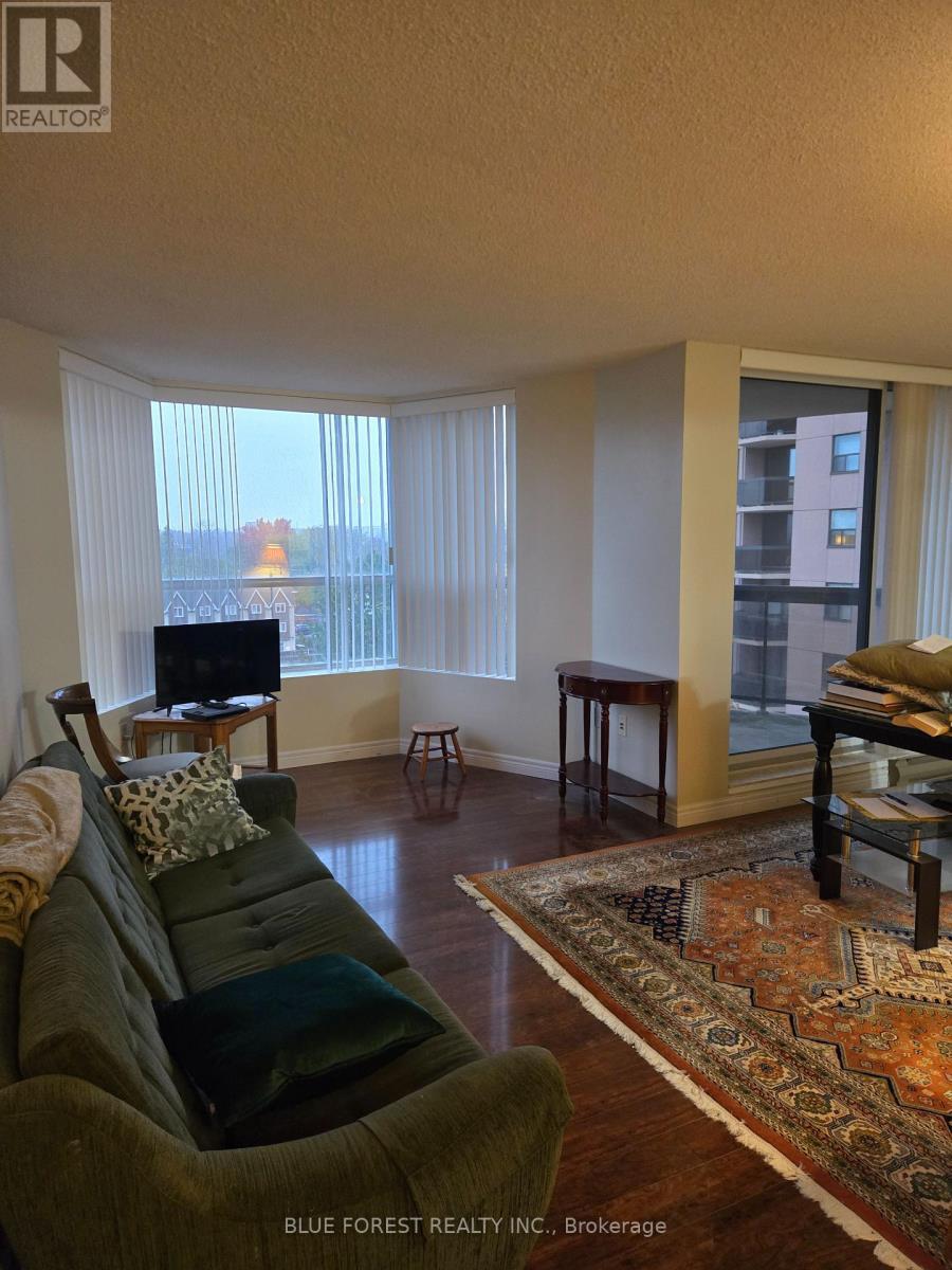 611 - 600 Talbot Street, London East (East F), ON - Indoor Photo Showing Living Room