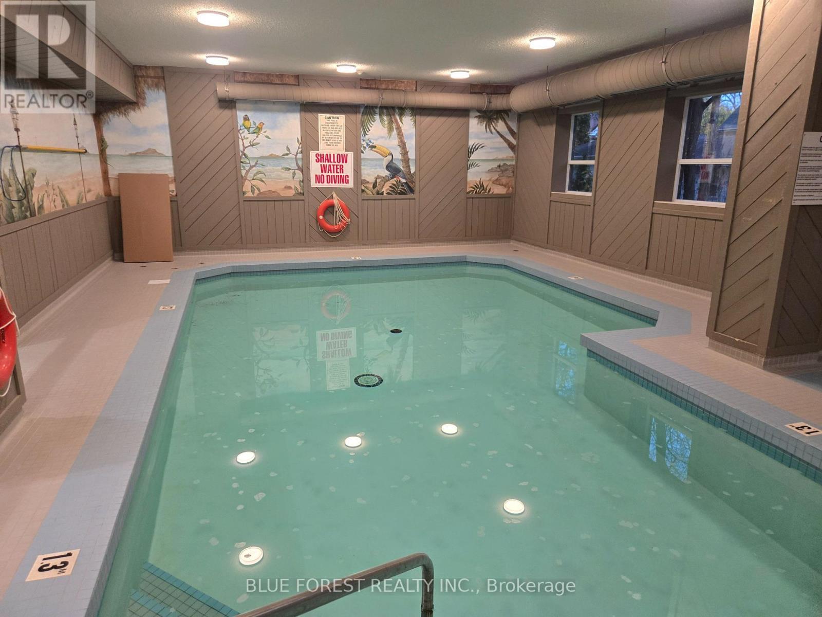 611 - 600 Talbot Street, London East (East F), ON - Indoor Photo Showing Other Room With In Ground Pool