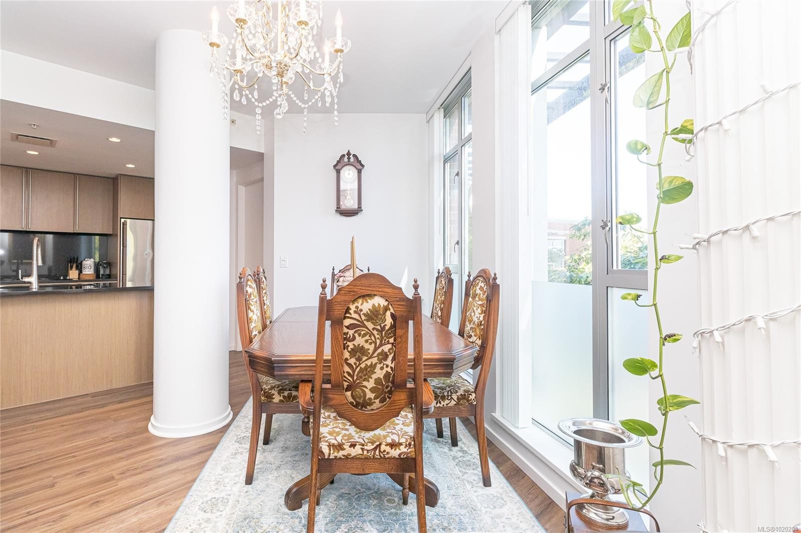 105-100 Saghalie Rd, Victoria, BC - Indoor Photo Showing Dining Room