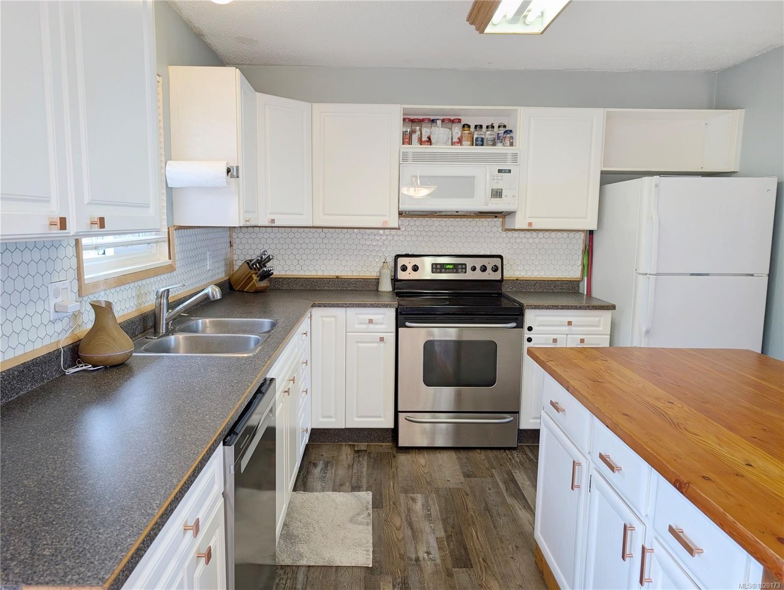 2121 Pioneer Hill Dr, Port Mcneill, BC