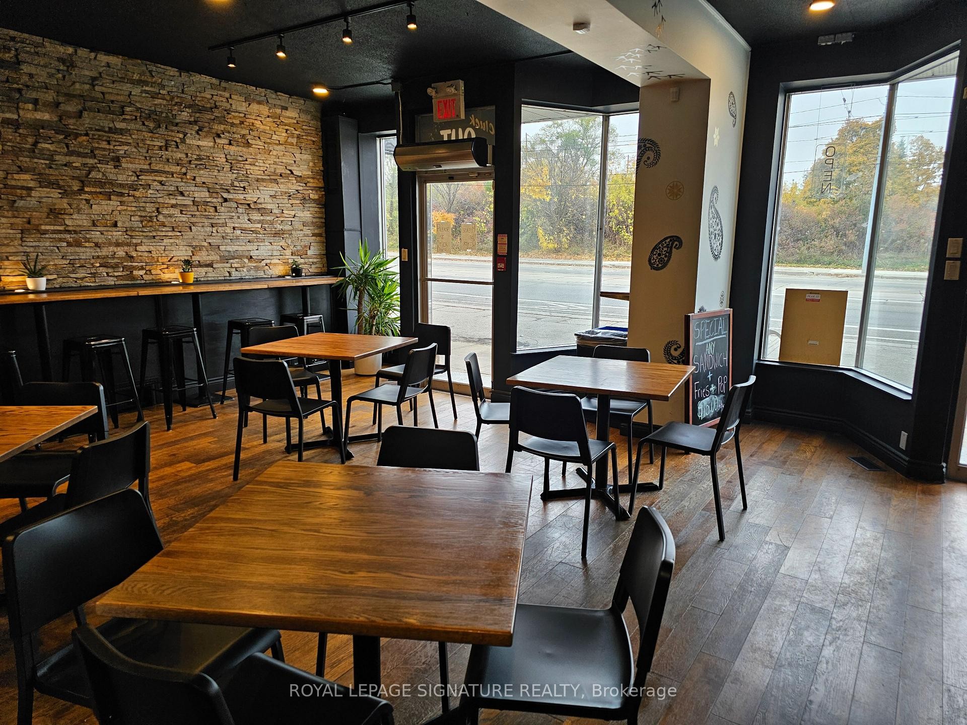 3747 Lake Shore Boulevard W, Toronto, ON