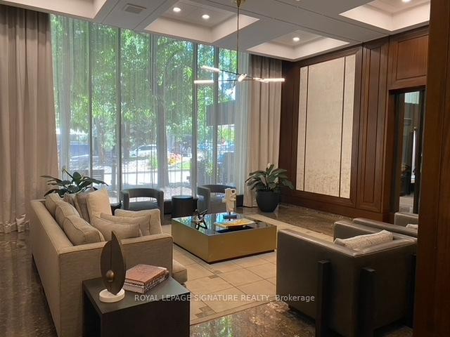 2102-65 Harbour Square, Toronto, ON - Indoor