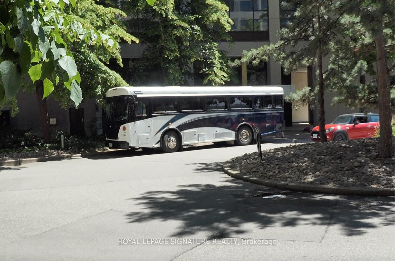 2102-65 Harbour Square, Toronto, ON - Outdoor