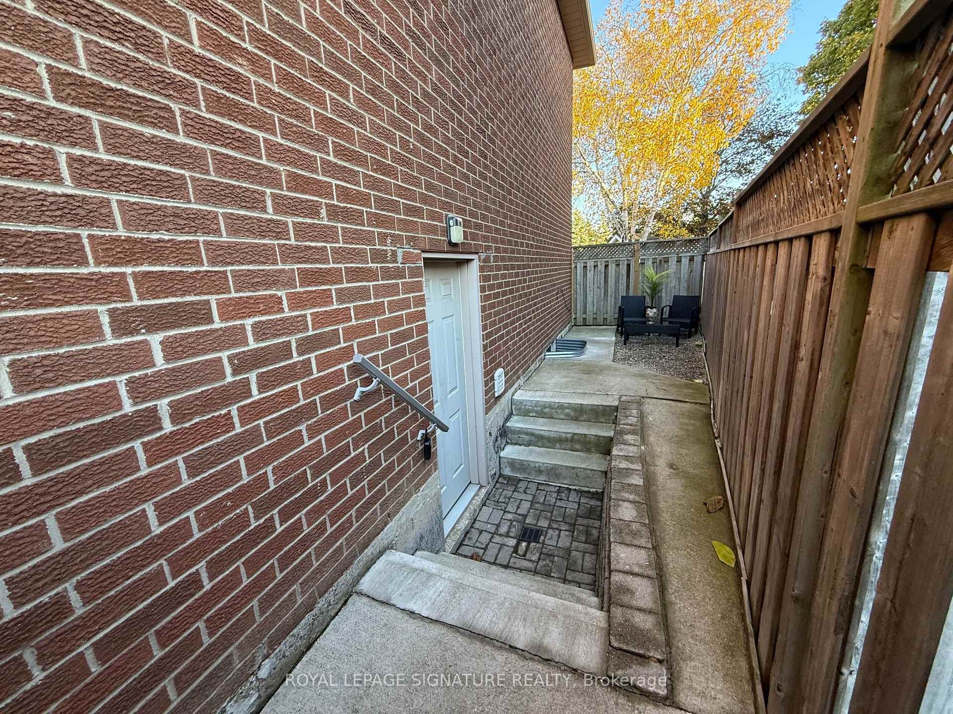 Bsmt-28 Huntley Court, Brampton, ON - Indoor Photo Showing Other Room