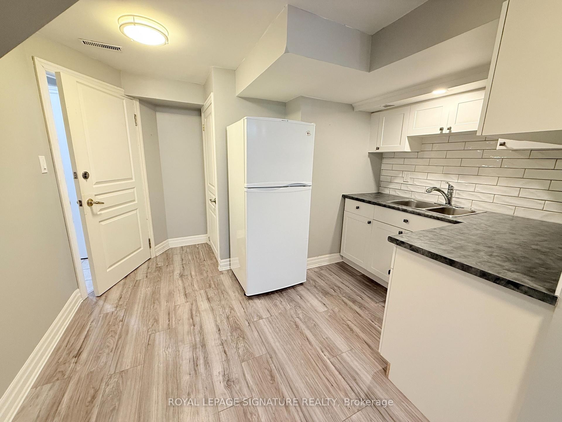 Bsmt-28 Huntley Court, Brampton, ON - Indoor Photo Showing Kitchen With Double Sink