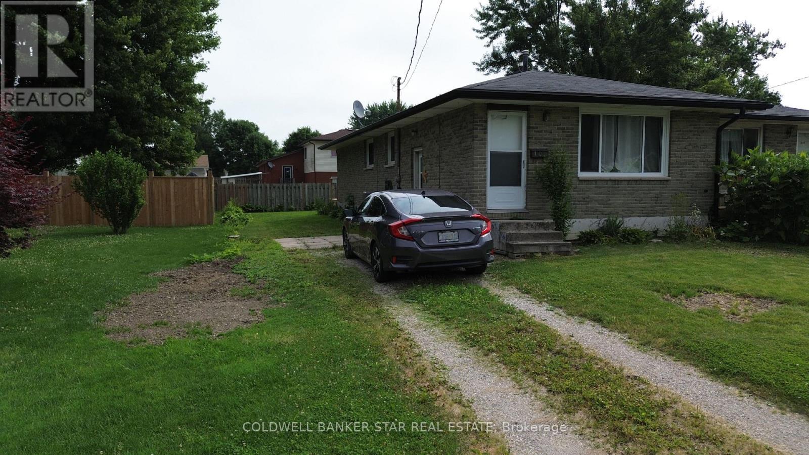 Parking for 3 plus cars. - 109 B Victoria Street, Southwest Middlesex (Glencoe), ON - Outdoor