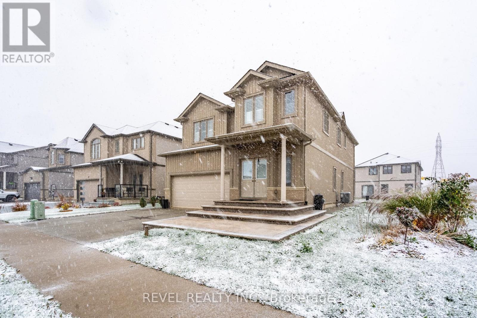 32 Barker Parkway, Thorold, ON - Outdoor