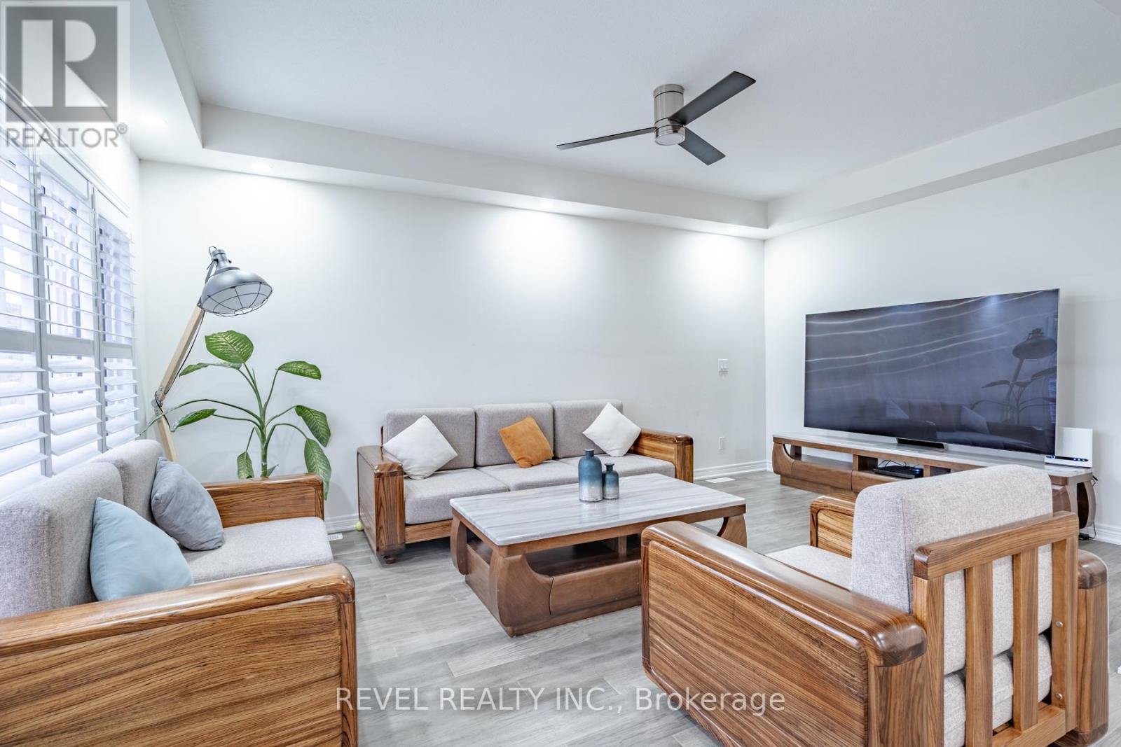 Family Room - 32 Barker Parkway, Thorold, ON - Indoor Photo Showing Other Room