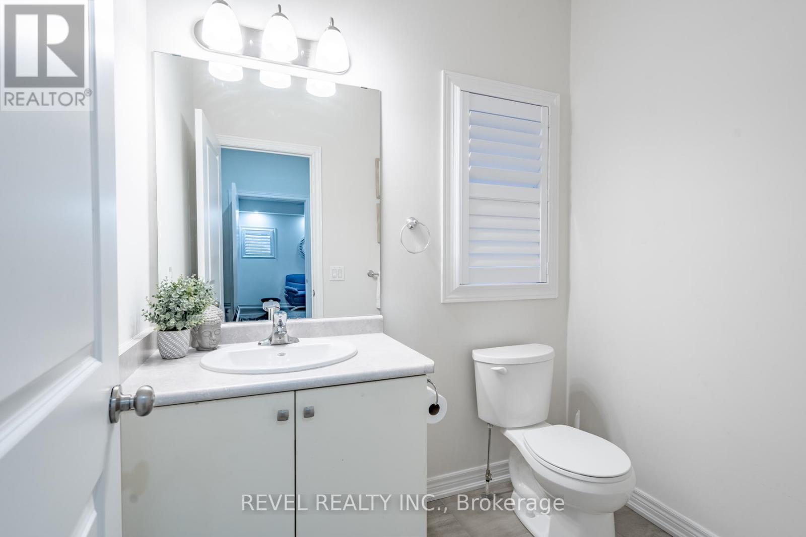 Main Fl Bathroom - 32 Barker Parkway, Thorold, ON - Indoor Photo Showing Bathroom