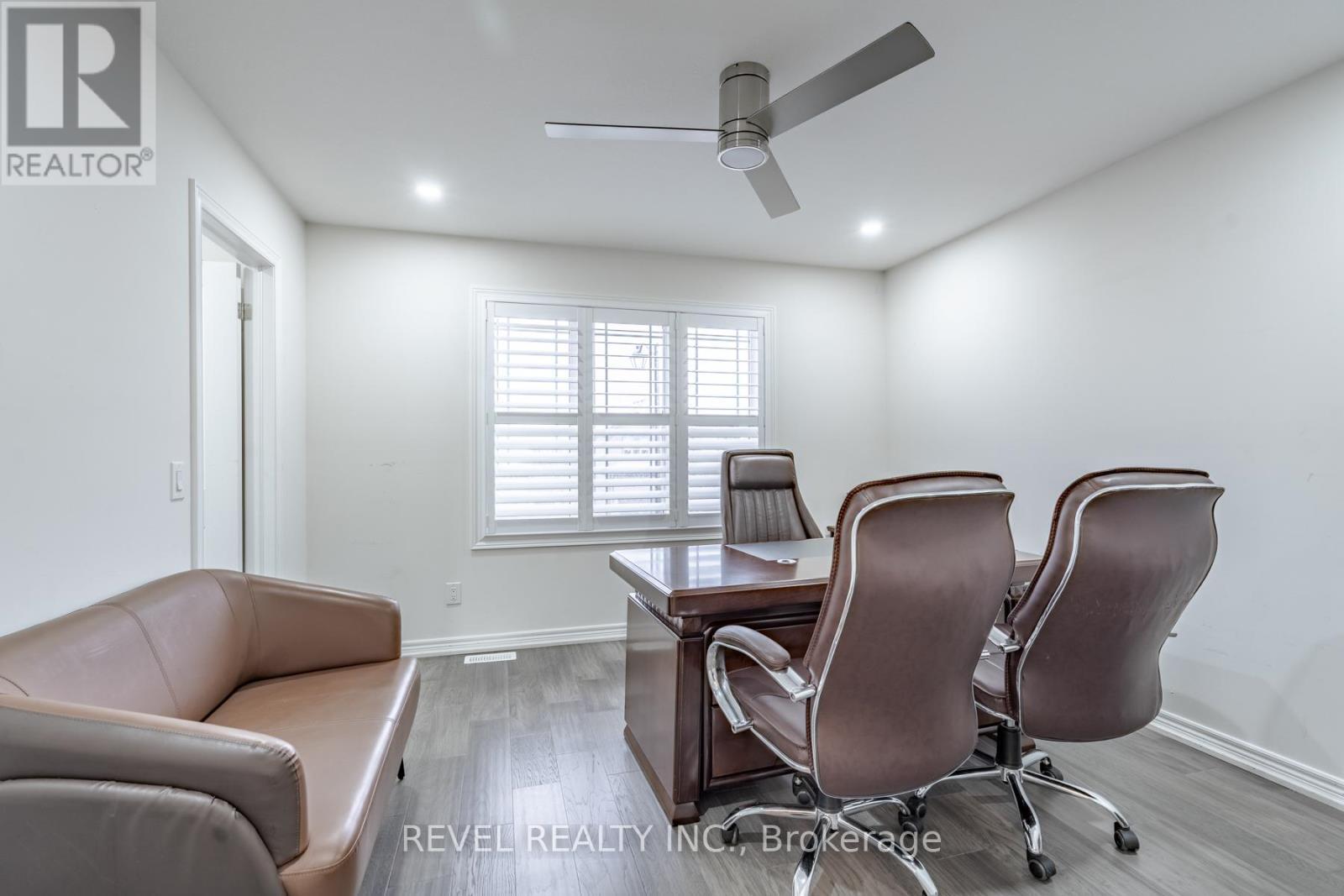 32 Barker Parkway, Thorold, ON - Indoor Photo Showing Office