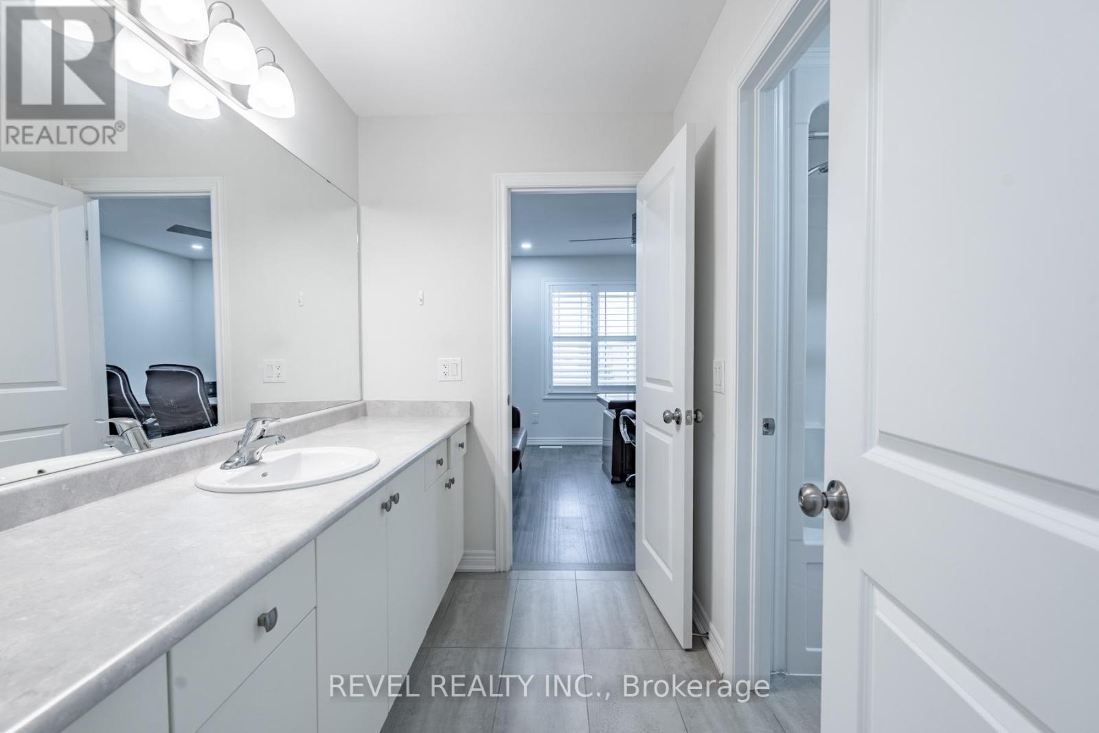 32 Barker Parkway, Thorold, ON - Indoor Photo Showing Bathroom