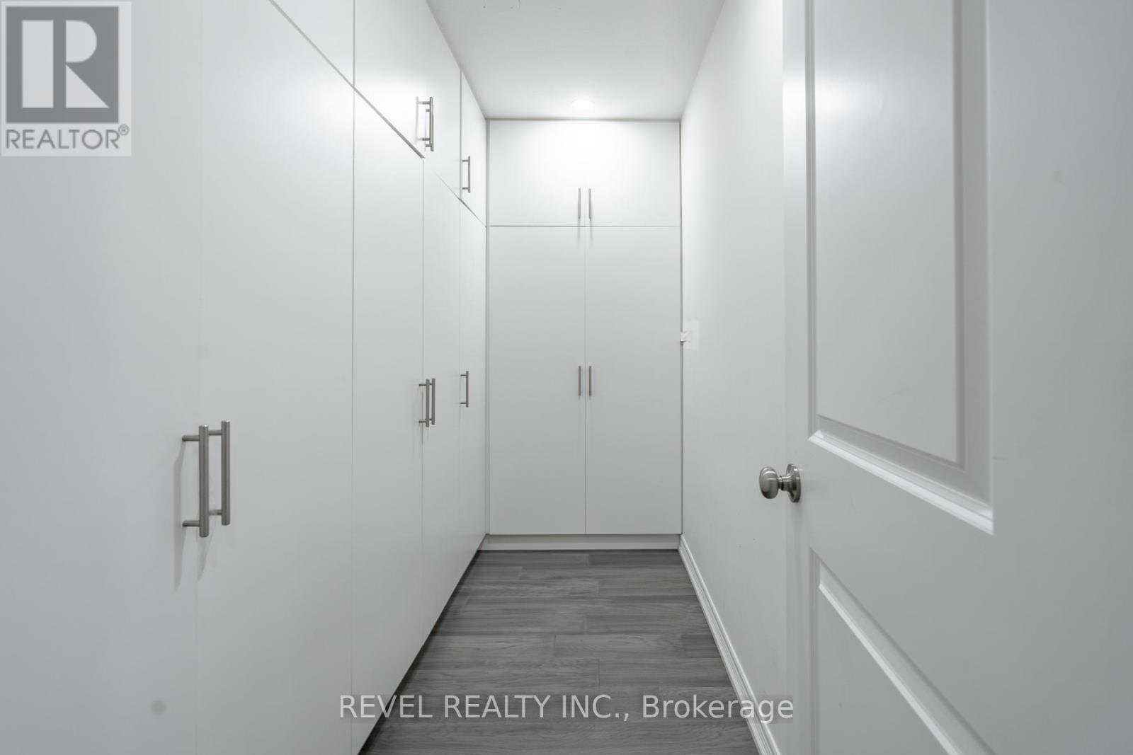 Primary Bedroom Walk In Closet - 32 Barker Parkway, Thorold, ON - Indoor Photo Showing Other Room