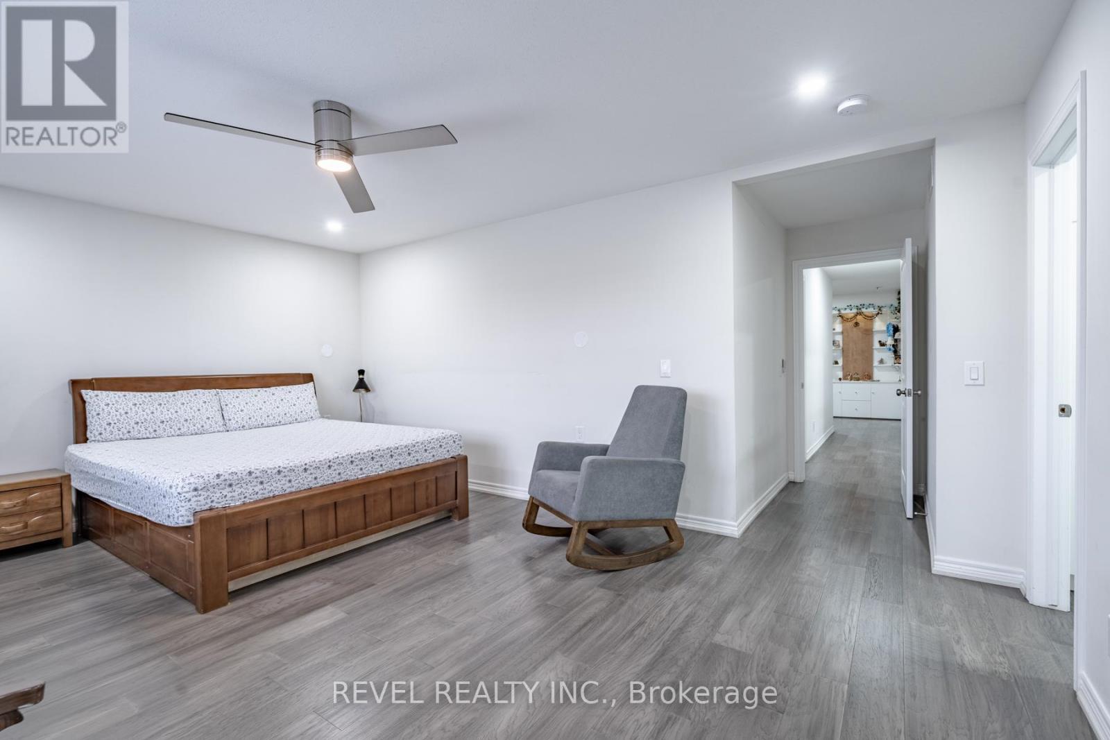 32 Barker Parkway, Thorold, ON - Indoor Photo Showing Bedroom
