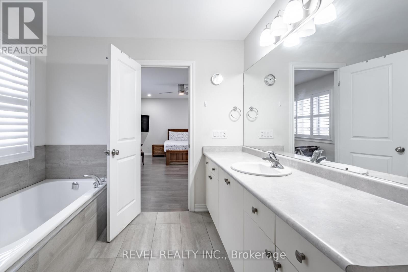 32 Barker Parkway, Thorold, ON - Indoor Photo Showing Bathroom
