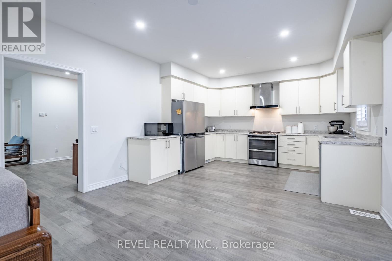 Kitchen - 32 Barker Parkway, Thorold, ON - Indoor Photo Showing Kitchen