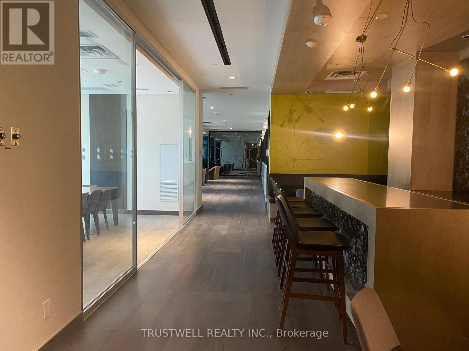 906 - 128 Fairview Mall Drive, Toronto, ON - Indoor