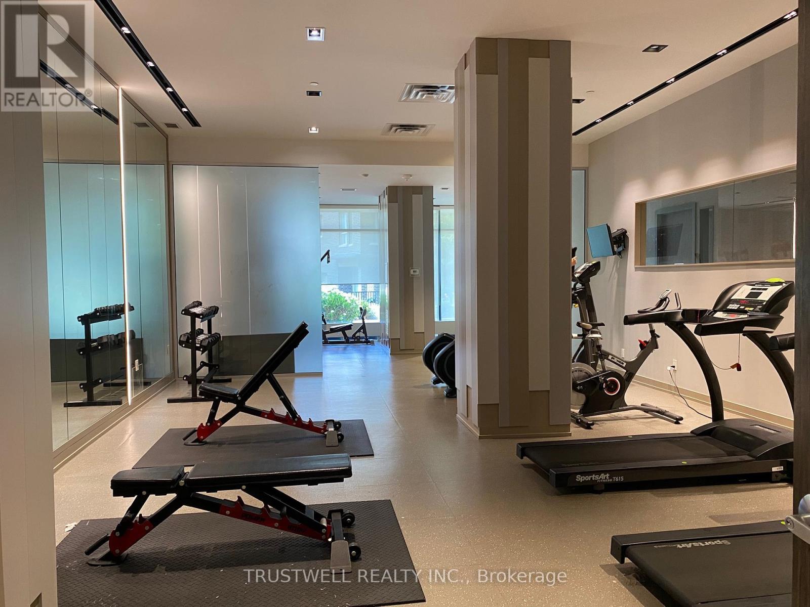 906 - 128 Fairview Mall Drive, Toronto, ON - Indoor Photo Showing Gym Room