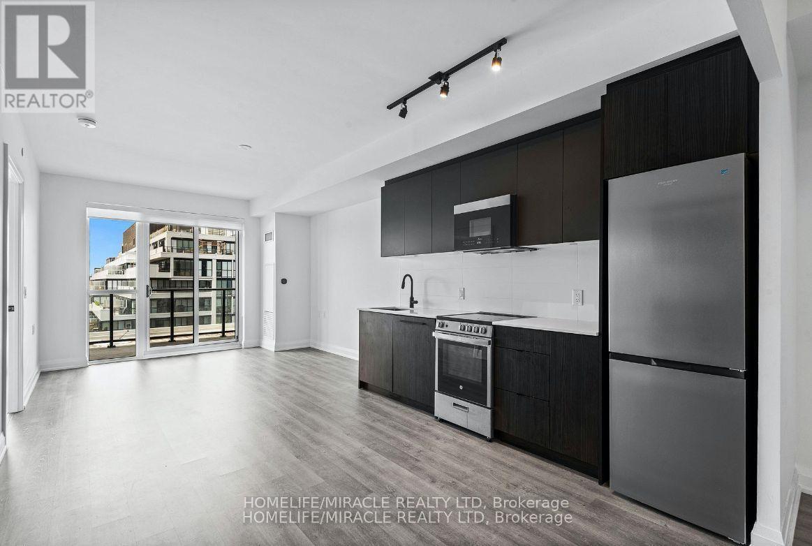 601 - 2369 Danforth Avenue, Toronto, ON - Indoor Photo Showing Kitchen