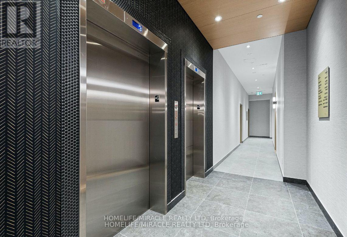 601 - 2369 Danforth Avenue, Toronto, ON - With Exterior