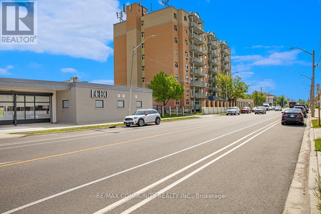 1 - 1130 King Street E, Cambridge, ON - Outdoor