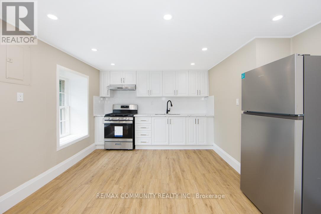 2 - 1130 King Street E, Cambridge, ON - Indoor Photo Showing Kitchen