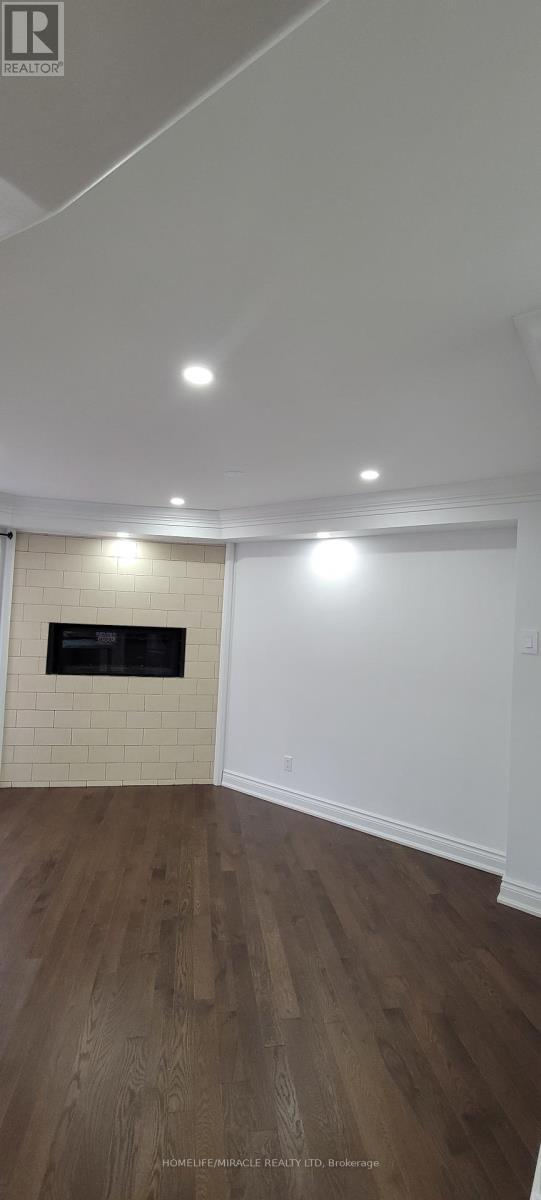 73 Dumfries Avenue, Brampton, ON - Indoor Photo Showing Other Room