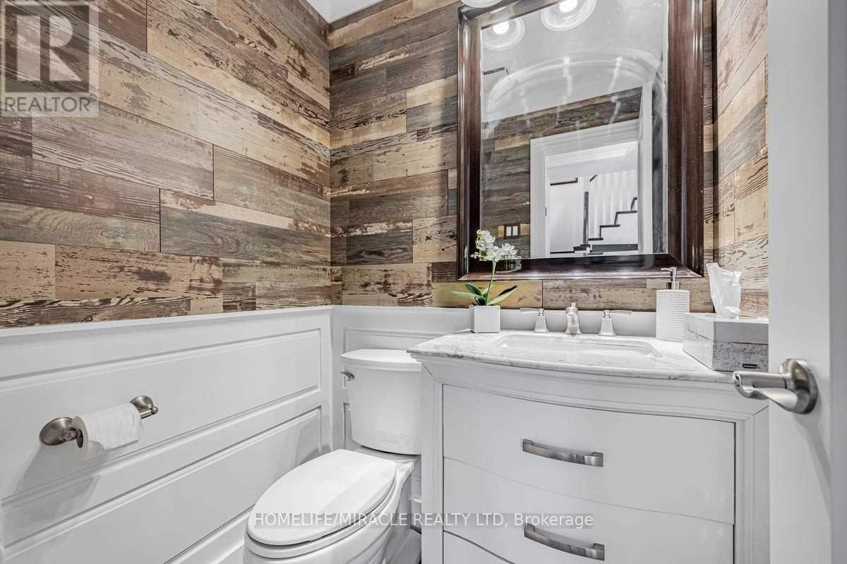 73 Dumfries Avenue, Brampton, ON - Indoor Photo Showing Bathroom
