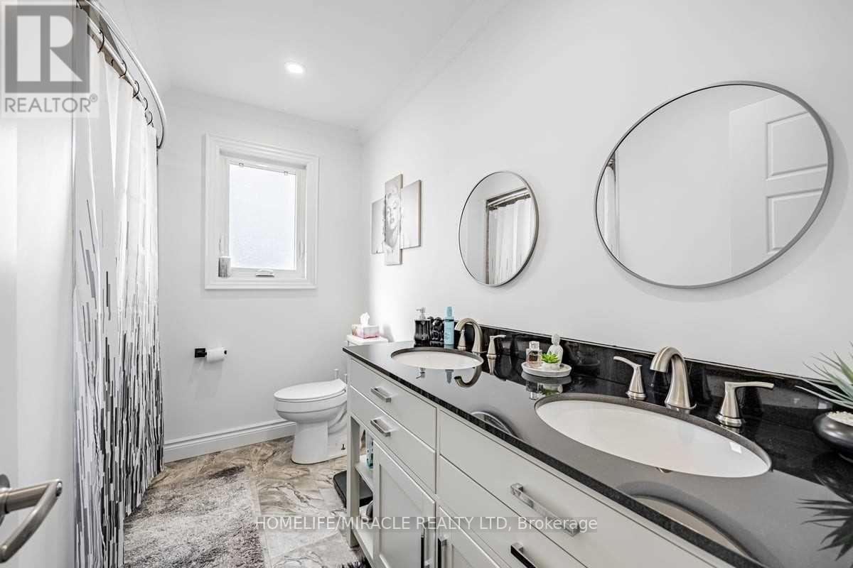 73 Dumfries Avenue, Brampton, ON - Indoor Photo Showing Bathroom