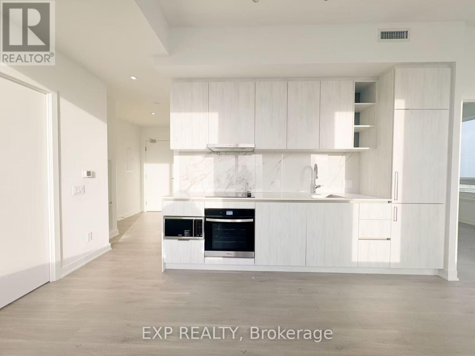 5811 - 8 Wellesley Street W, Toronto, ON - Indoor