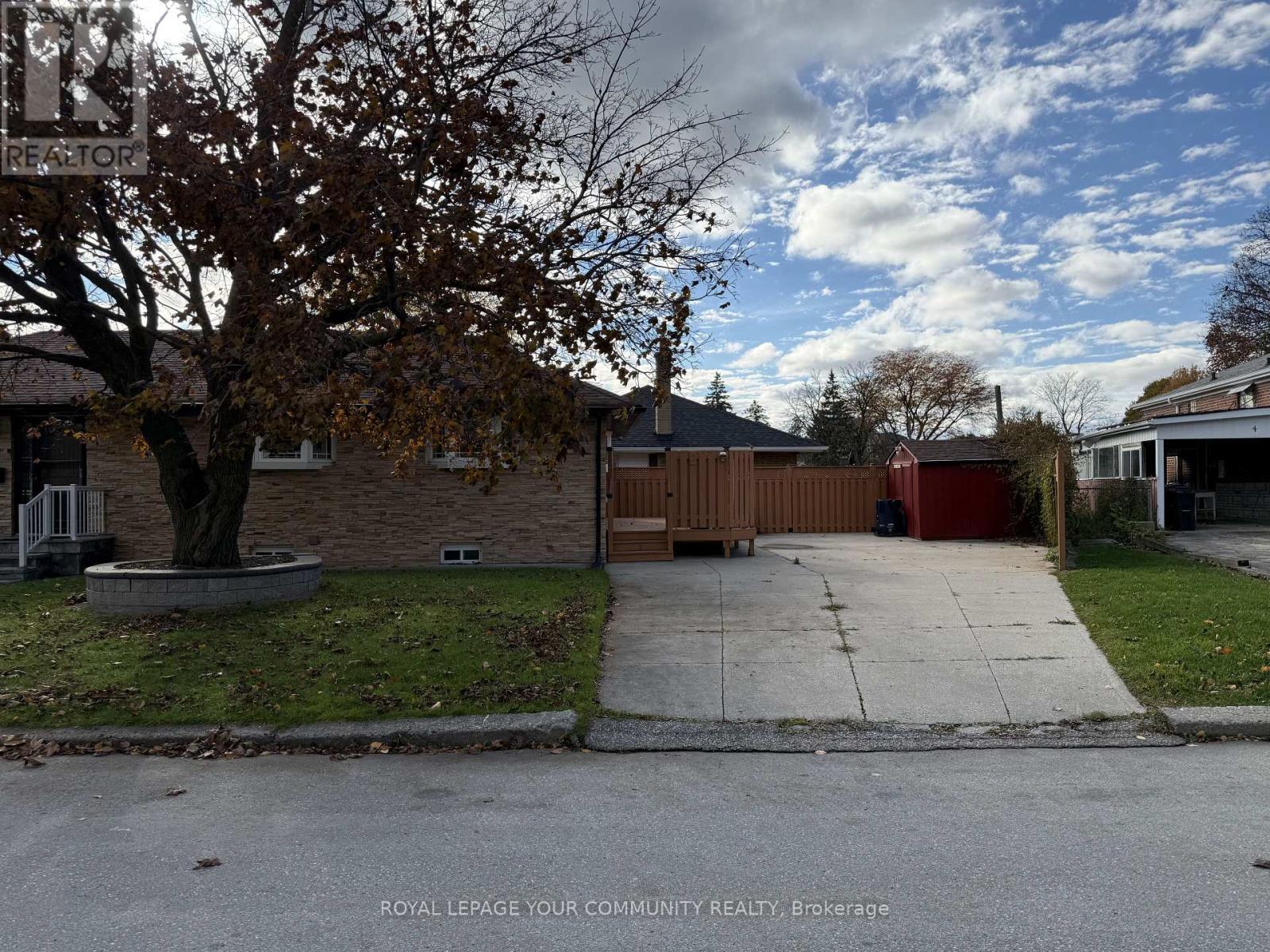 2 Mackinac Crescent, Toronto, ON - Outdoor