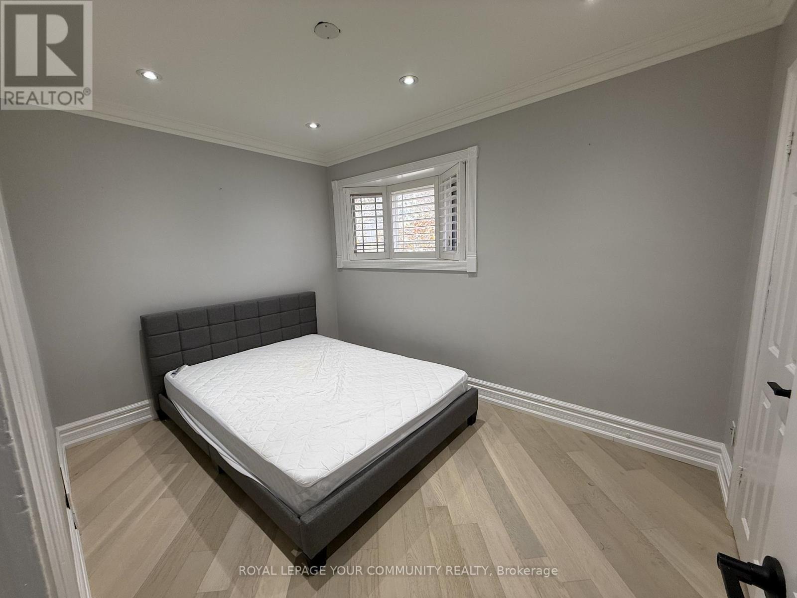 2 Mackinac Crescent, Toronto, ON - Indoor