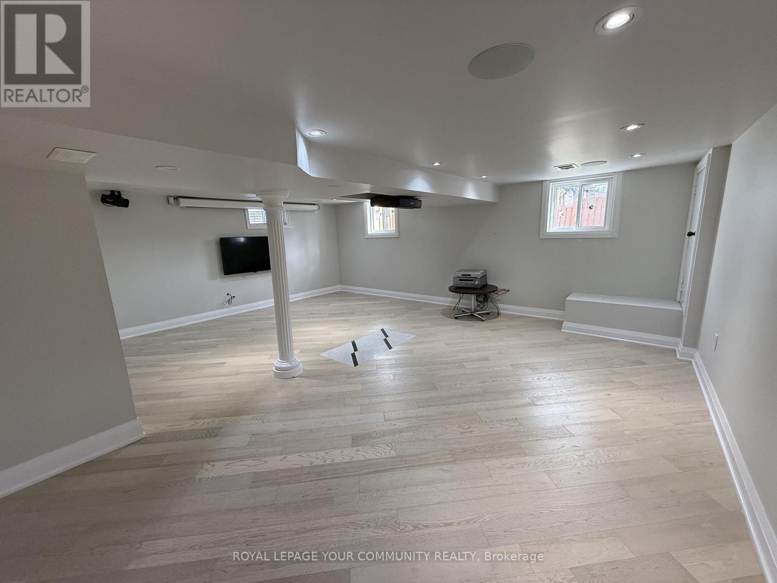 2 Mackinac Crescent, Toronto, ON - Indoor