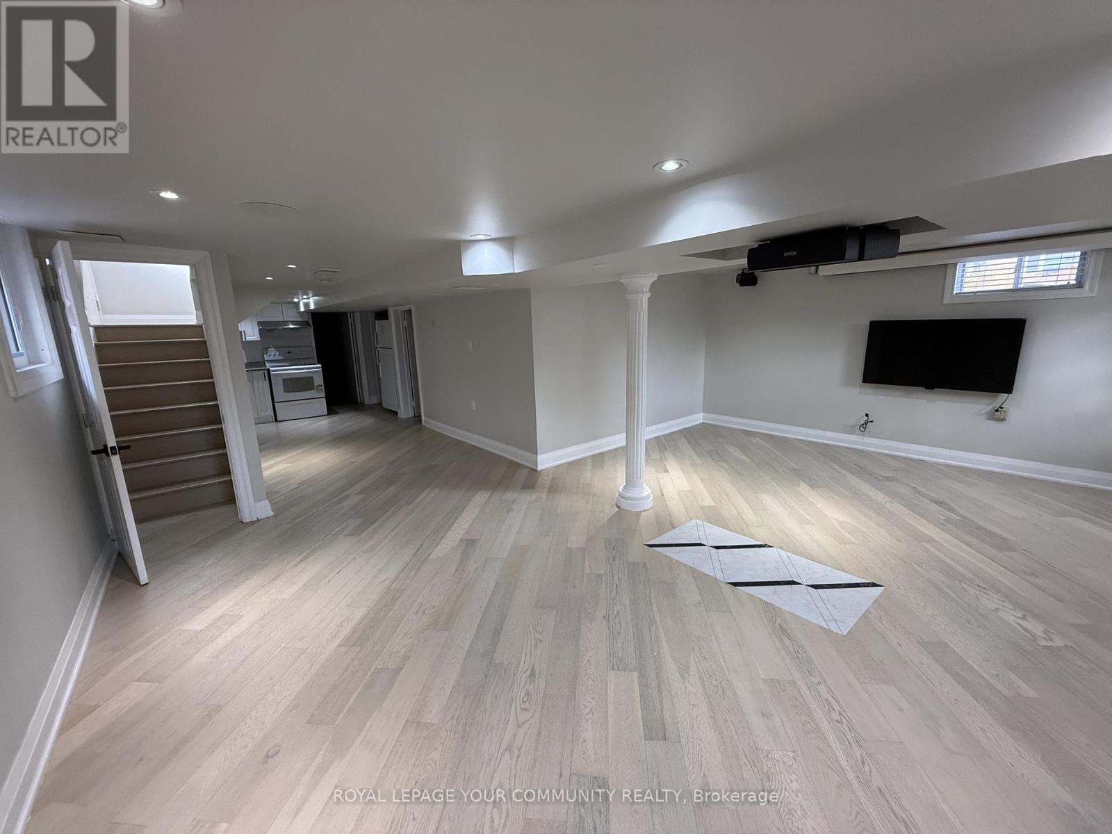 2 Mackinac Crescent, Toronto, ON - Indoor