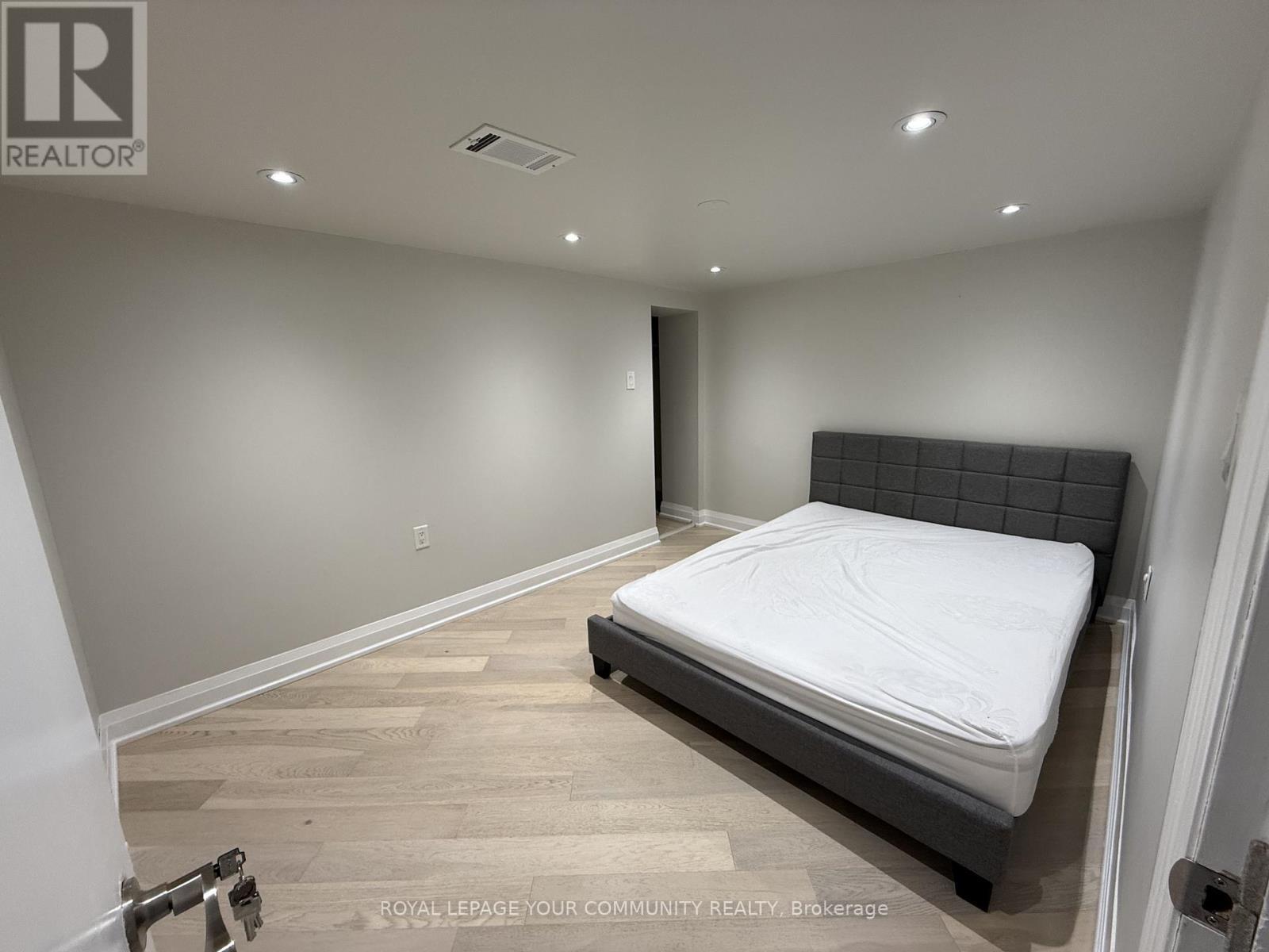 2 Mackinac Crescent, Toronto, ON - Indoor Photo Showing Bedroom