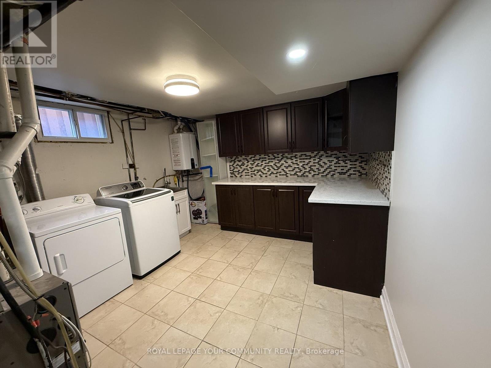 2 Mackinac Crescent, Toronto, ON - Indoor Photo Showing Laundry Room