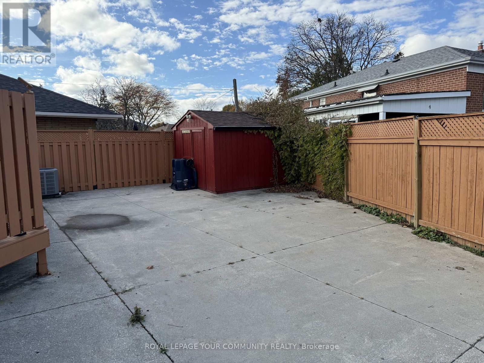 2 Mackinac Crescent, Toronto, ON - Outdoor