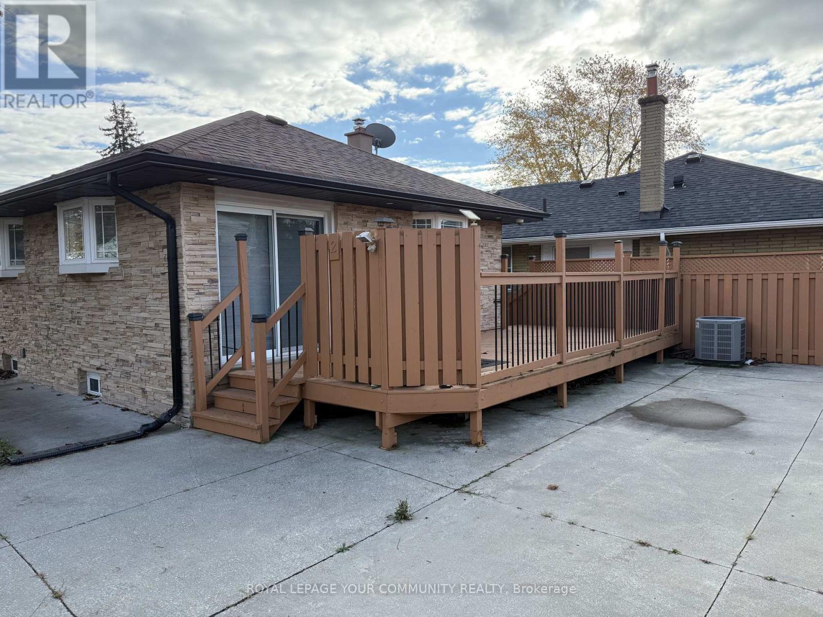 2 Mackinac Crescent, Toronto, ON - Outdoor