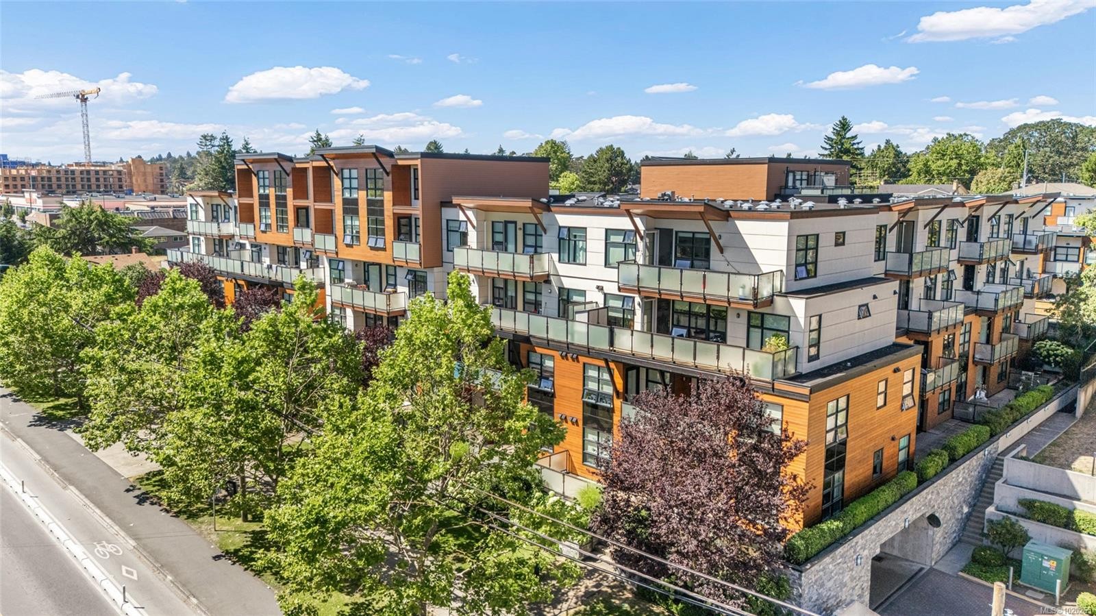 413-4000 Shelbourne St, Saanich, BC - Outdoor With Balcony