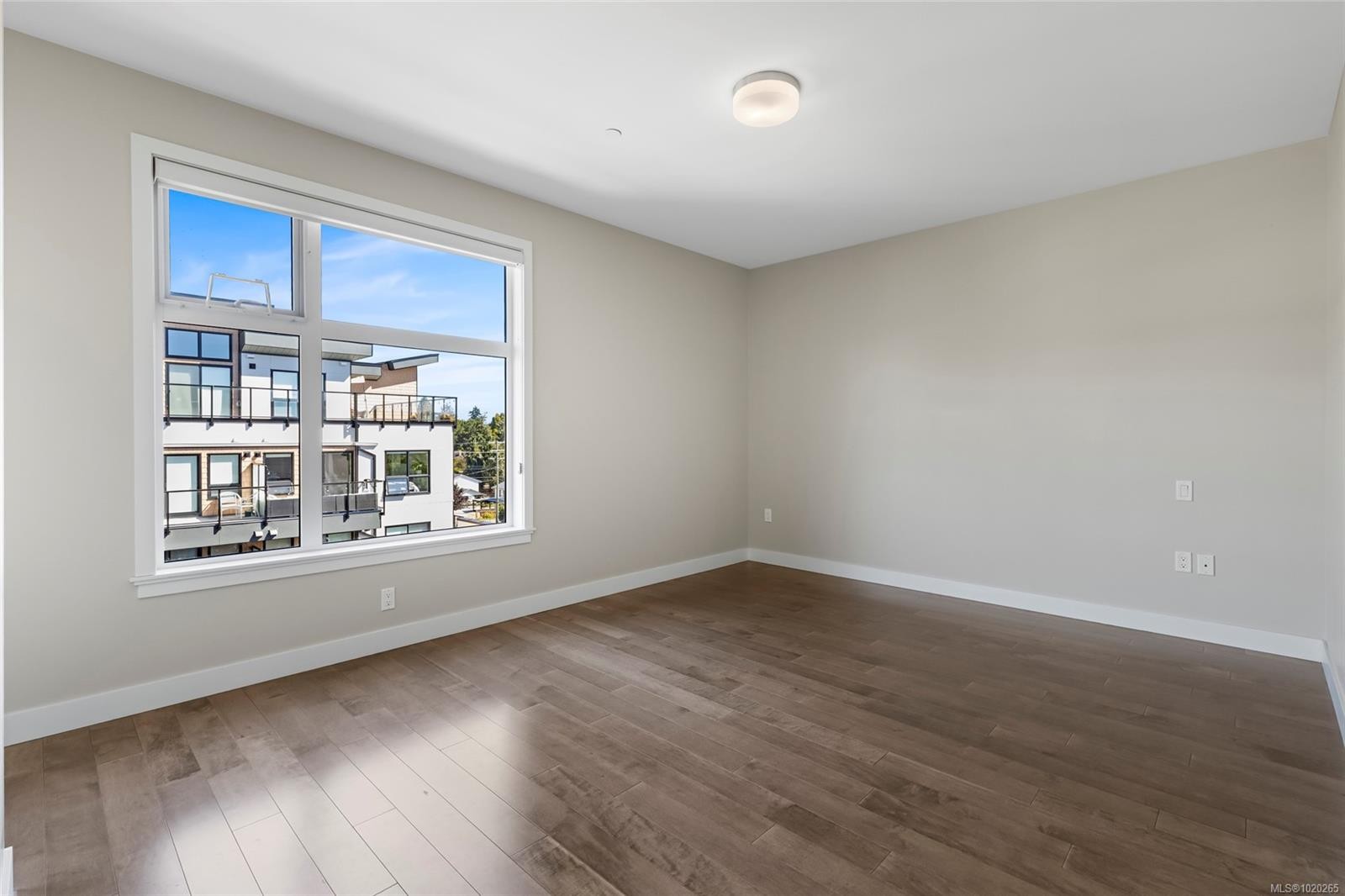 413-4000 Shelbourne St, Saanich, BC - Indoor Photo Showing Other Room