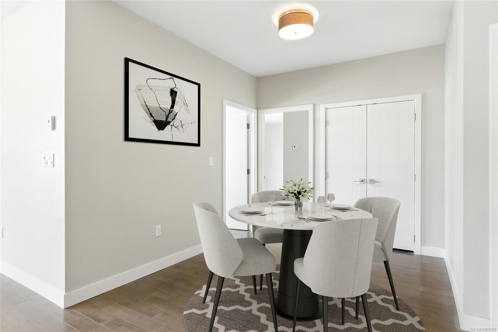 413-4000 Shelbourne St, Saanich, BC - Indoor Photo Showing Dining Room