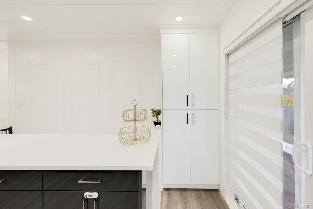 2710 Victor St, Victoria, BC