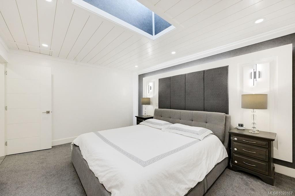 2710 Victor St, Victoria, BC