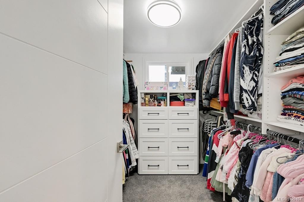 2710 Victor St, Victoria, BC