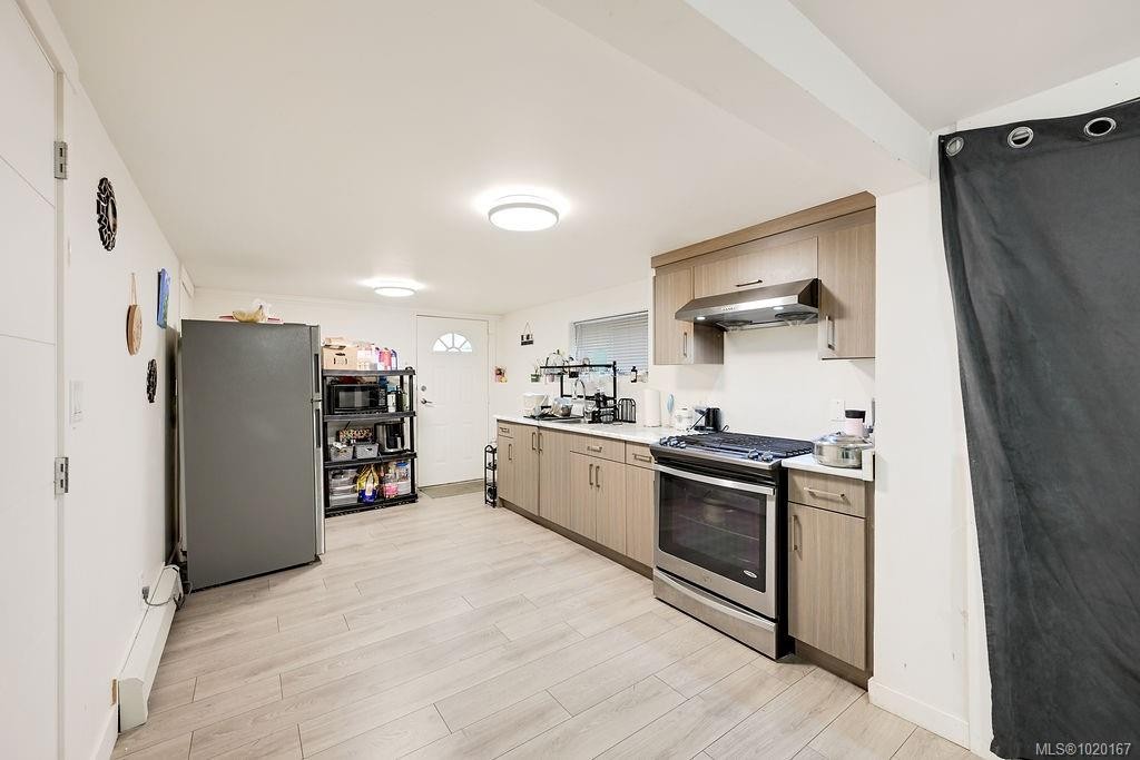 2710 Victor St, Victoria, BC