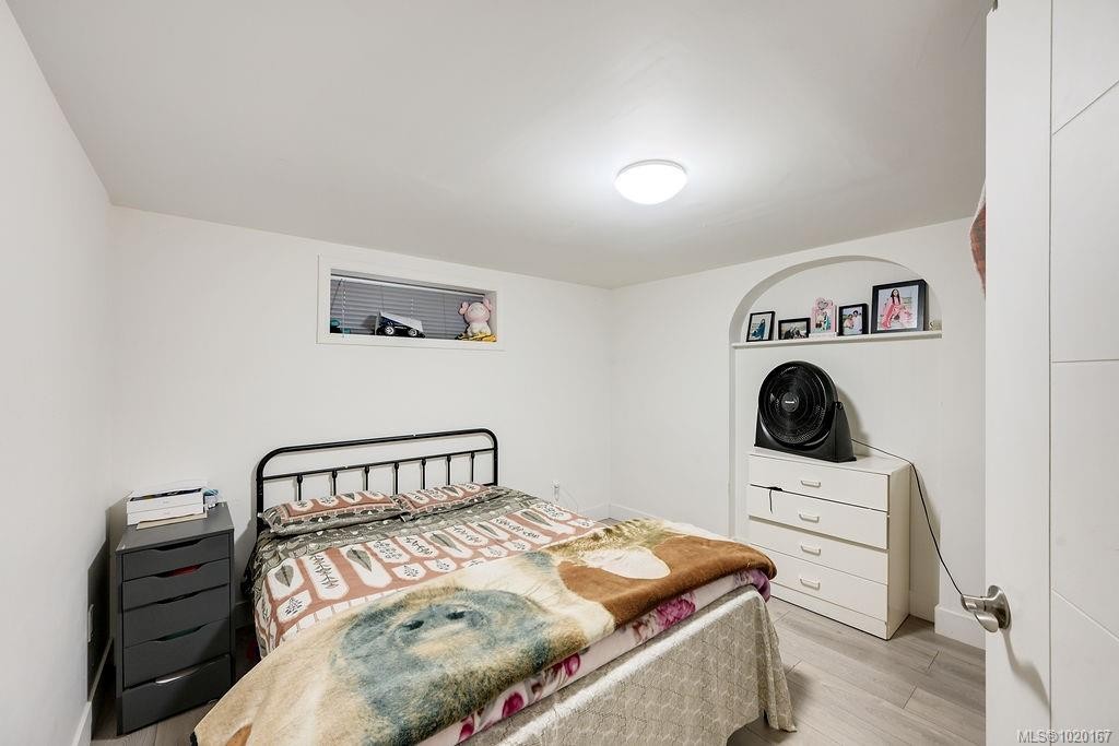 2710 Victor St, Victoria, BC